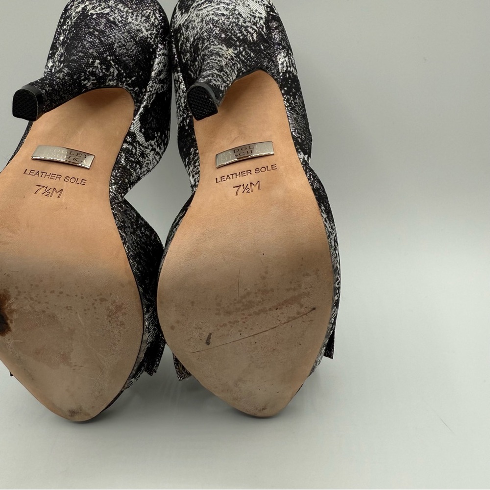 Badgley Mischka Platform Peep Toes Metallic Silver-Black Bow Heels Size 7.5 M - Picture 10 of 16